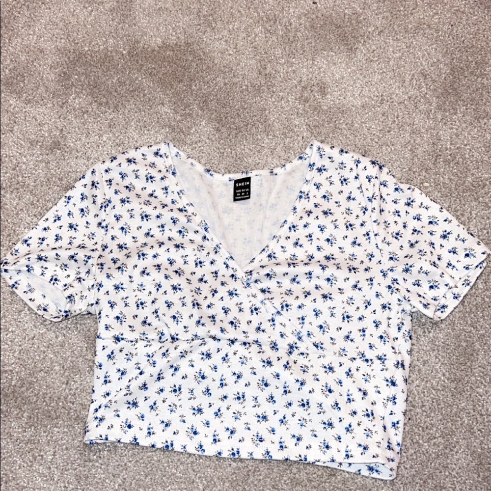 white flower top